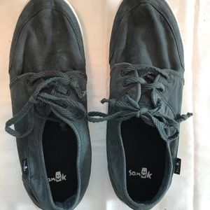 Sanuk black sneakers. Size 9. Lightly worn.